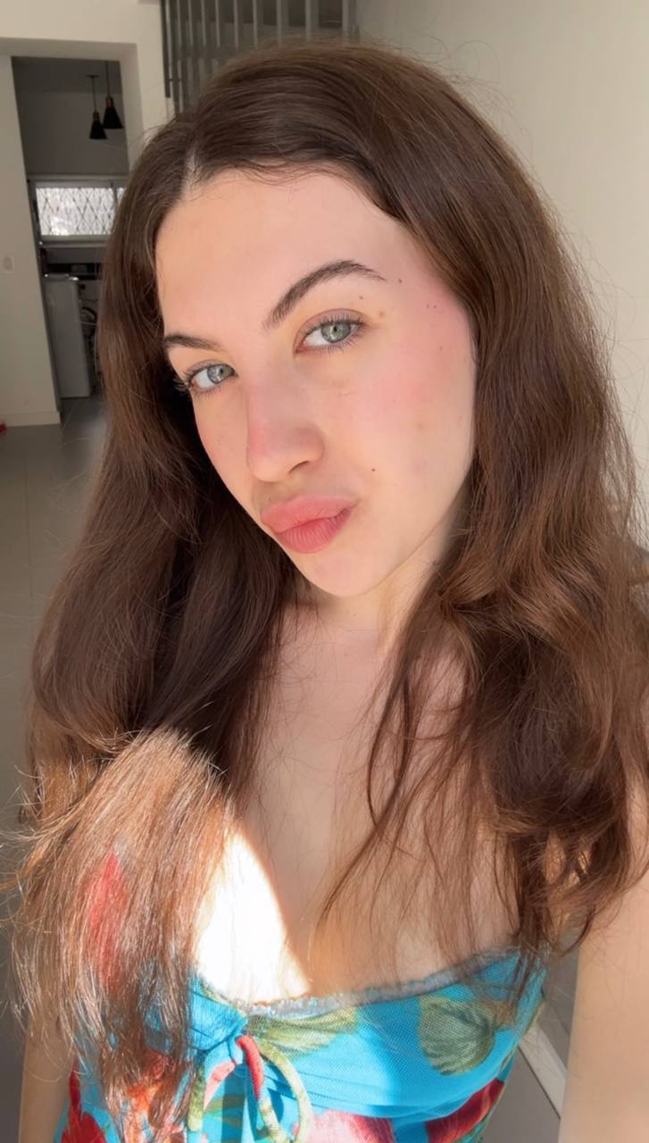 Nude girl Amber in Yantai