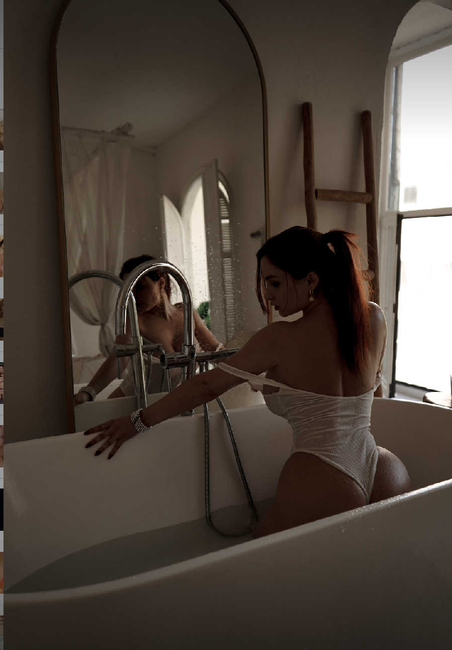 A playful frame from Miranda Faith nude — online in Yantai