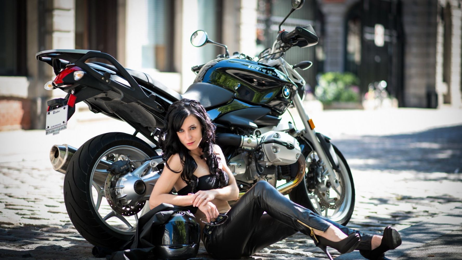 European women on bikes in Yantai