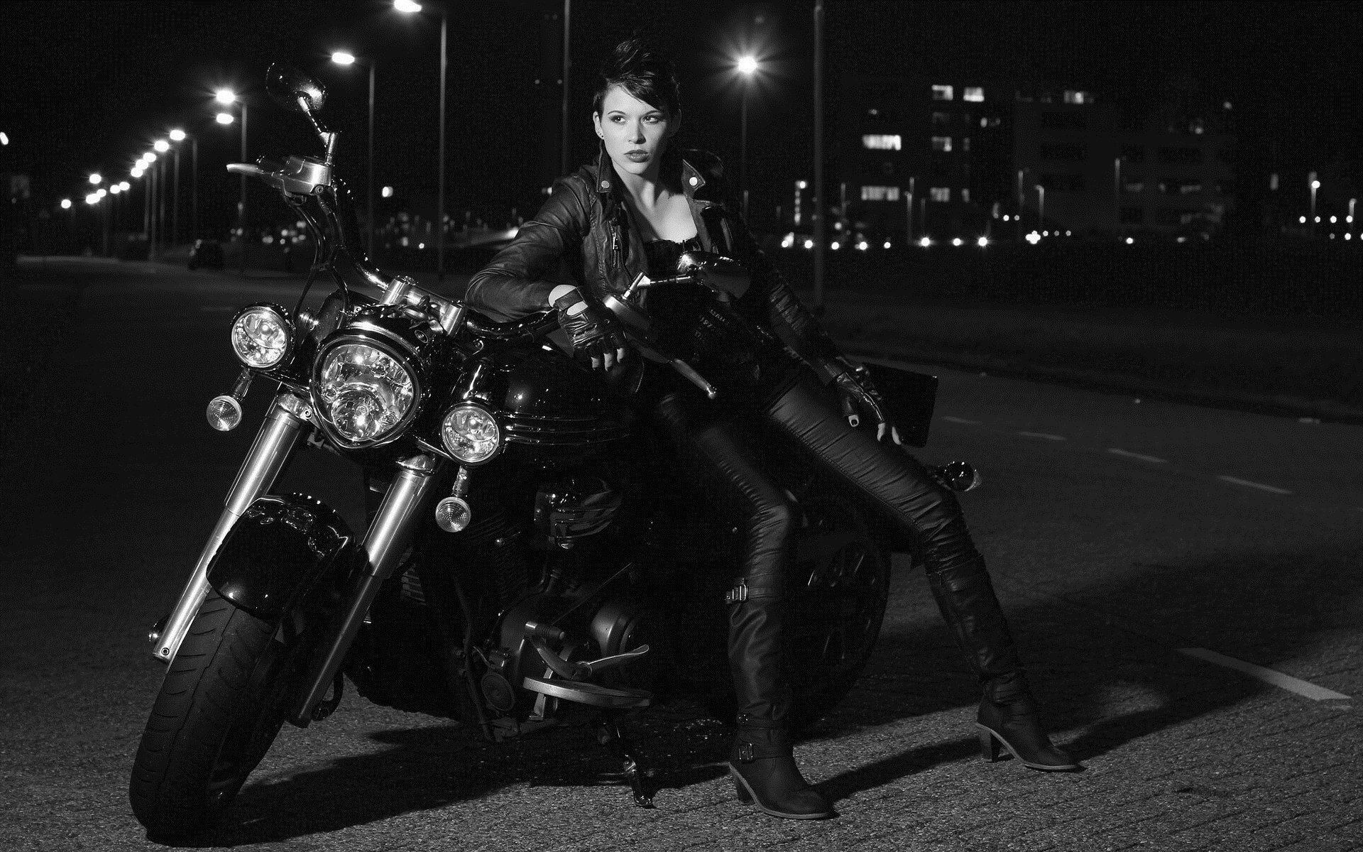 Photo Beautiful girls and motorcycles in Yantai