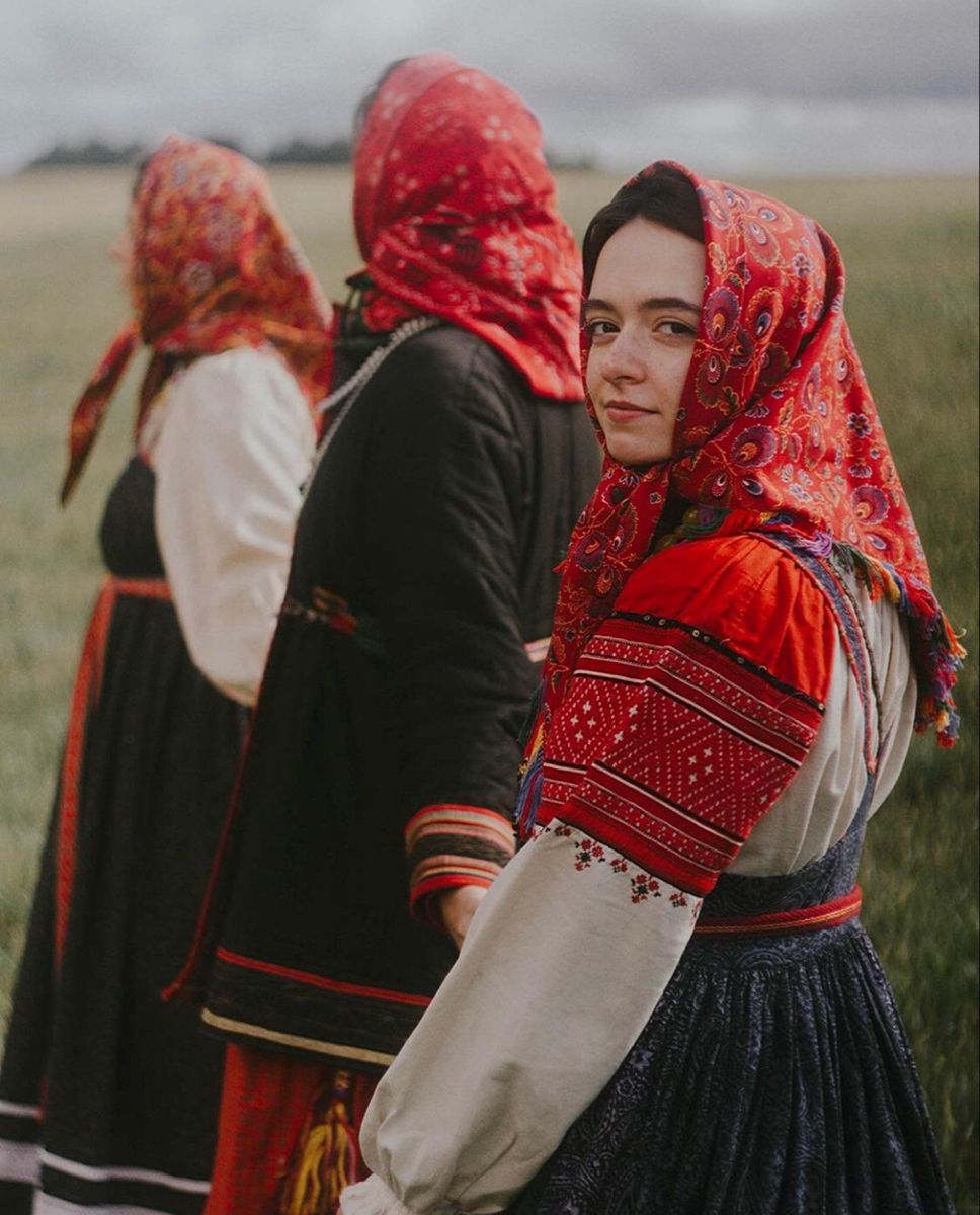 Women in Slavic costumes in Yantai