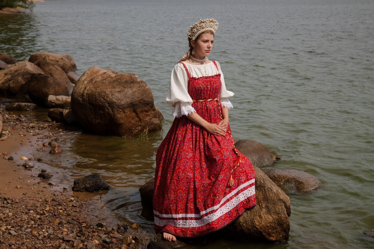 Women in Slavic costumes in Yantai