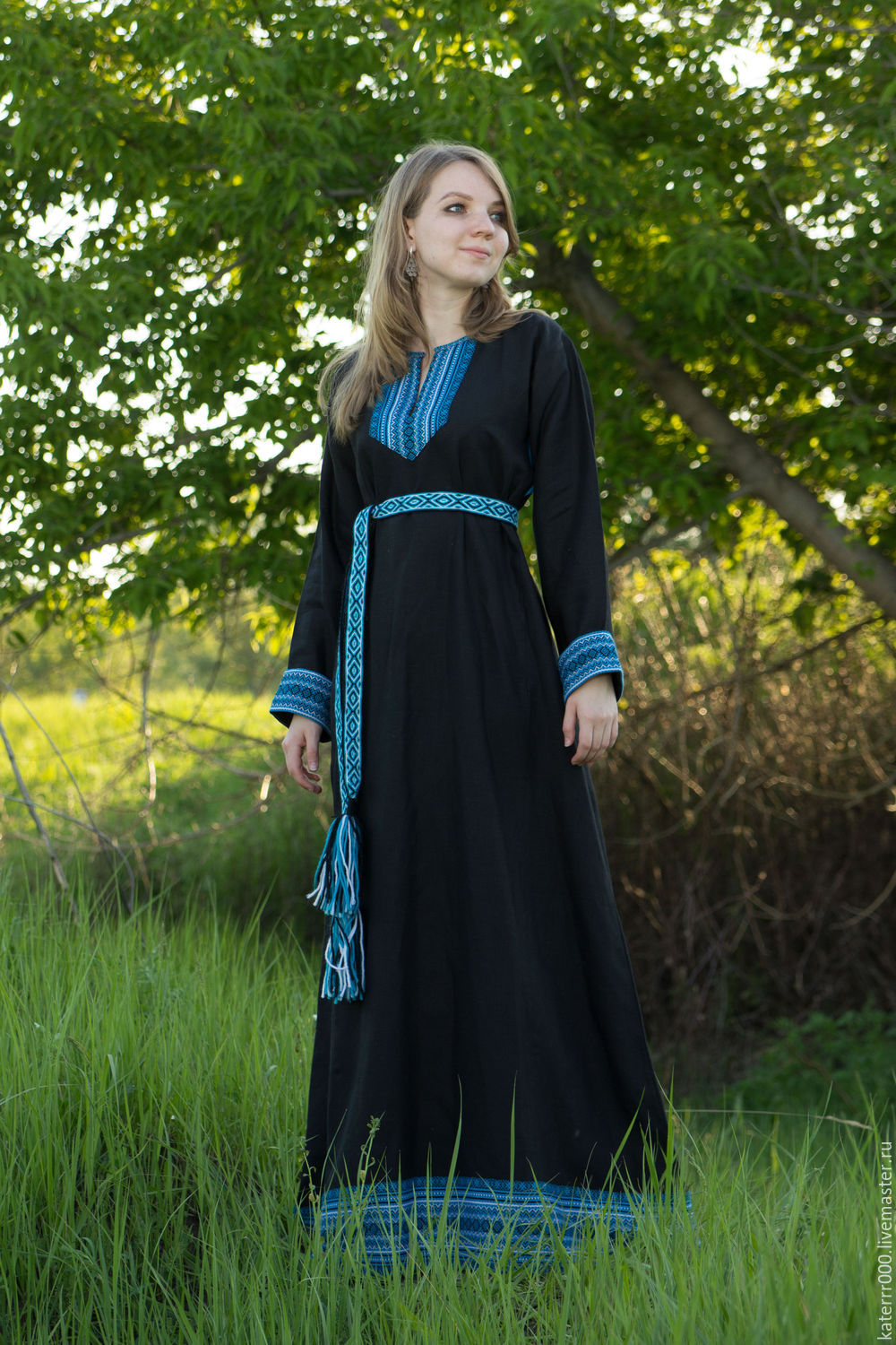 Women in Slavic costumes in Yantai