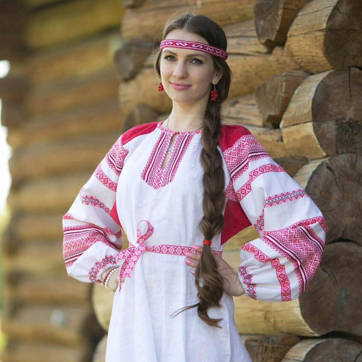Girls in Slavic costumes in Yantai