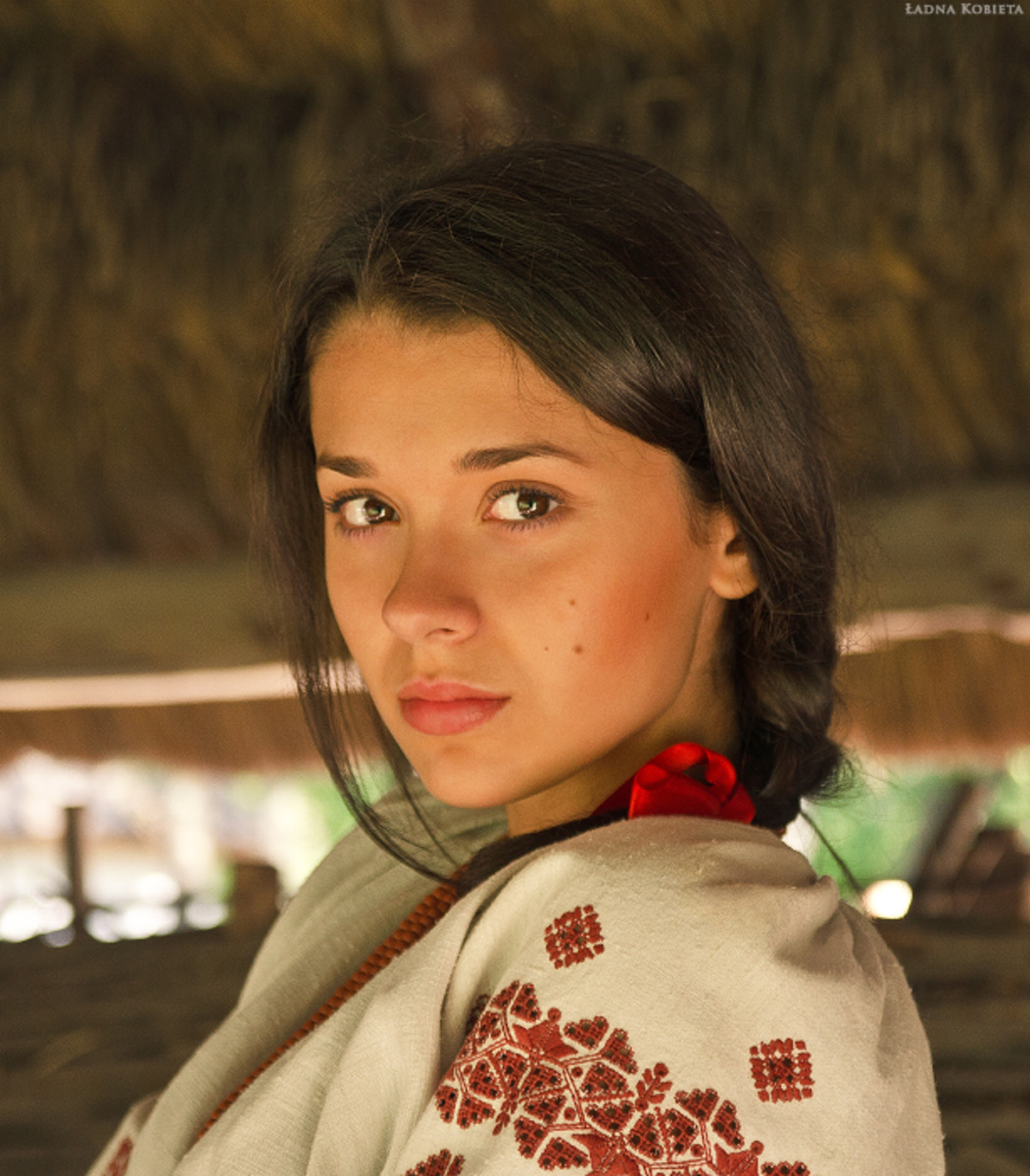 Girls in Slavic costumes in Yantai