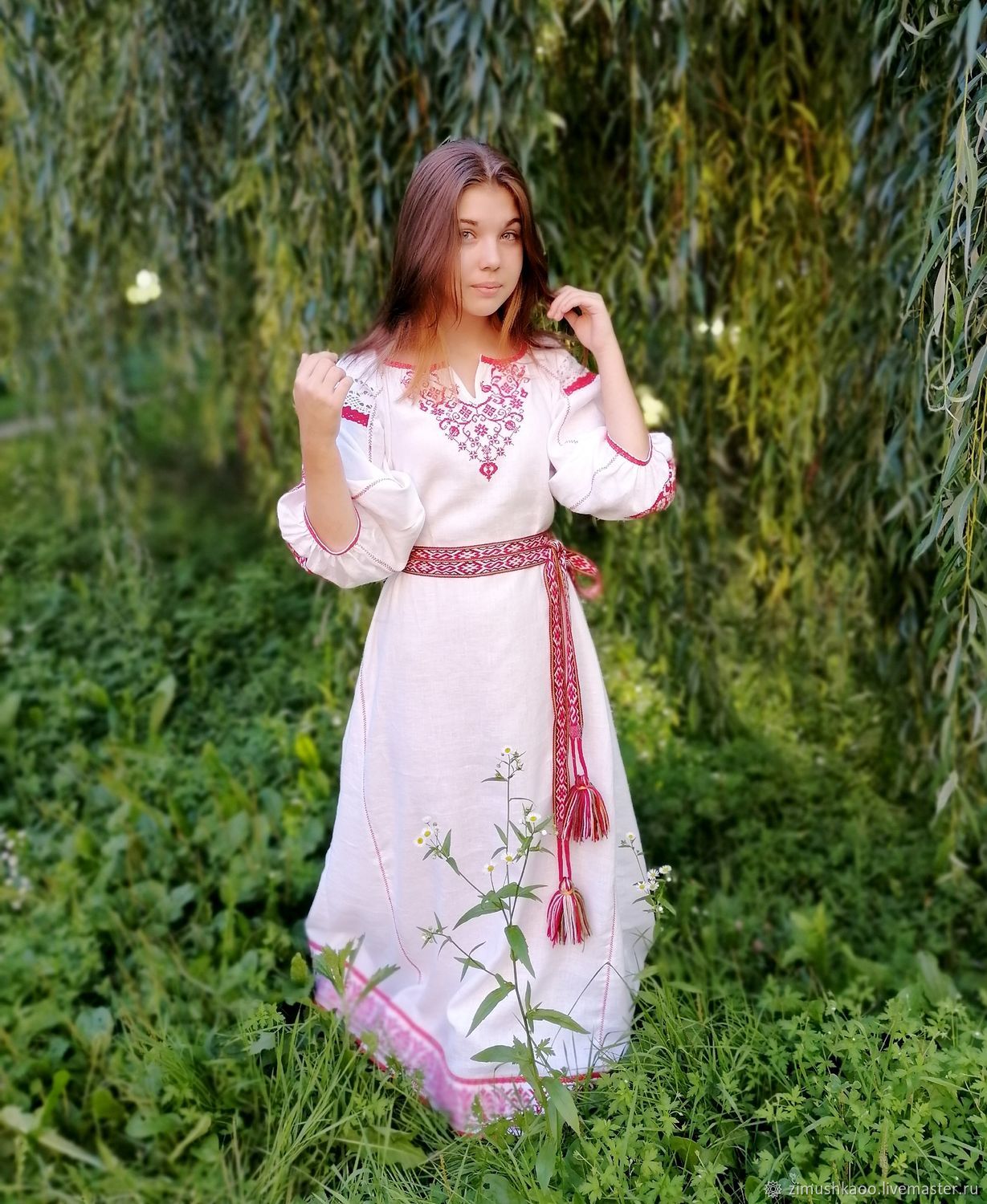 Girl Girls in Slavic costumes in Yantai